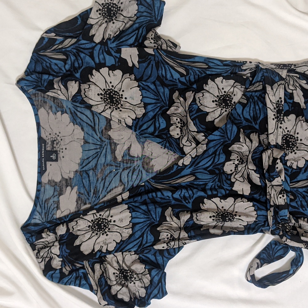 Banana Republic Floral Wrap Dress, Color Dark Blue/White Size S - Picture 4 of 12